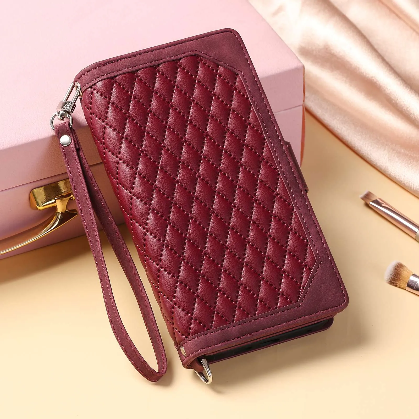 005 Style for Samsung Galaxy S22 Ultra 5G Rhombus Texture PU Leather Phone Wallet Stand Cover Zipper Pocket Design Anti-drop Case with Wrist Strap