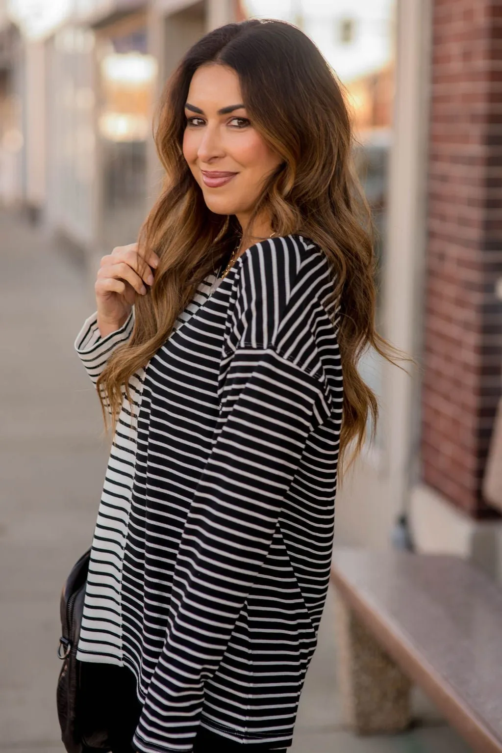 Contrasting Stripes V-Neck Tee