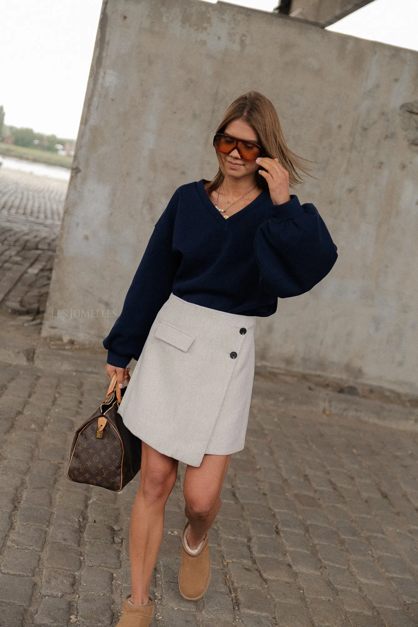 Faye V-neck sweater navy